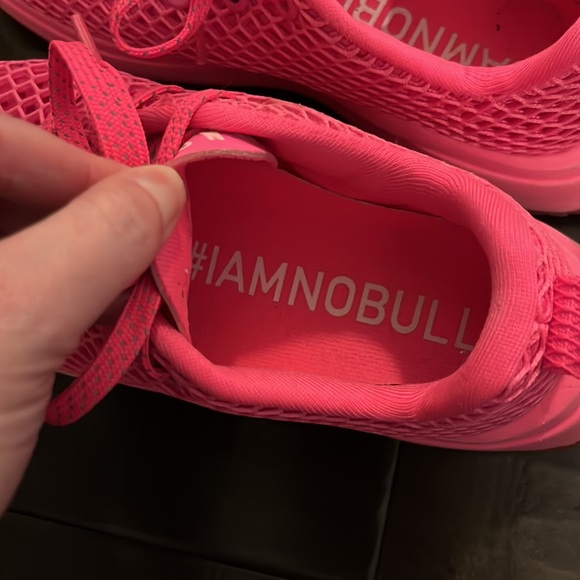 Women’s NOBULL Mesh bright pink shoes - Picture 5 of 11